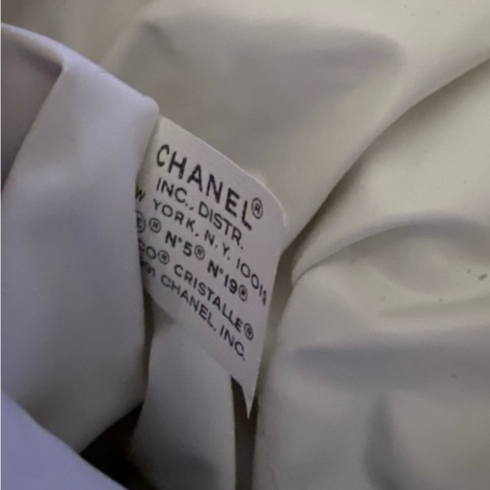 CHANEL Vintage Black & White 1991 Cosmetic Lingerie Travel Tie String Cinch Tote - Picture 5 of 6